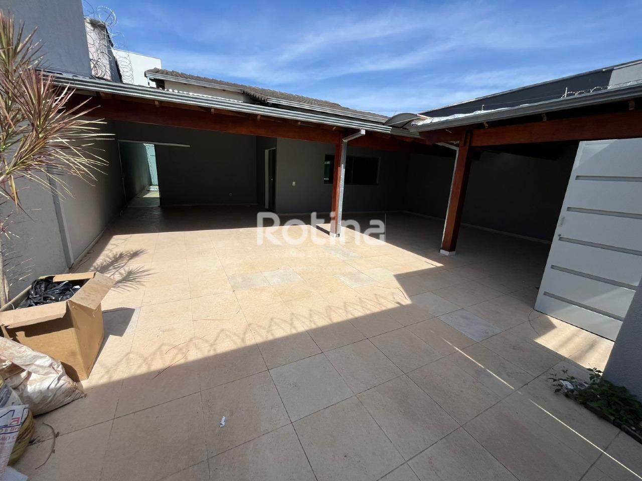 Casa para alugar, 3 quartos em Uberlândia no bairro Alto Umuarama no valor de R$ 4.700,00 - Rotina Imobiliária: 