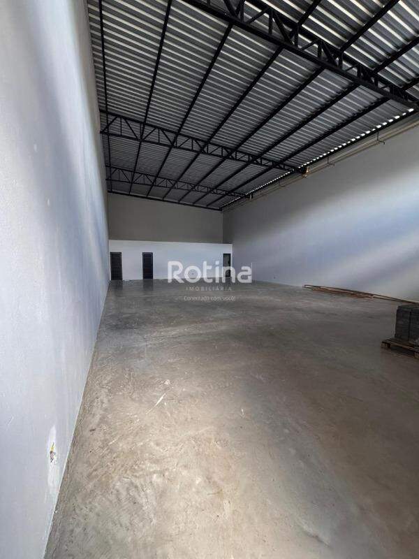 Galpão para alugar, em Uberlândia no bairro Pampulha no valor de R$ 9.500,00 - Rotina Imobiliária: 