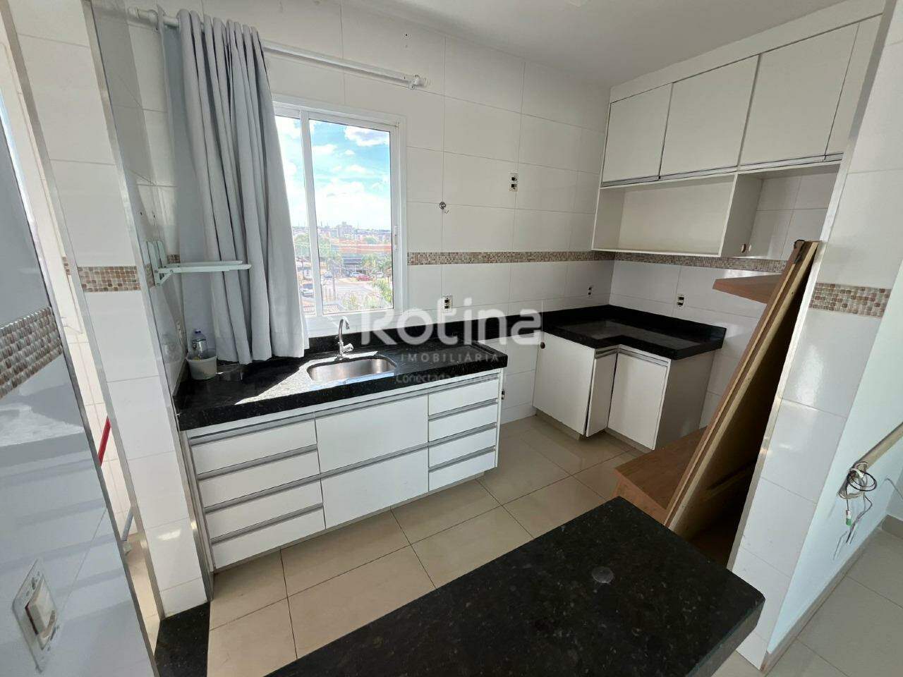 Apartamento para alugar, 2 quartos em Uberlândia no bairro Alto Umuarama no valor de R$ 2.000,00 - Rotina Imobiliária: 