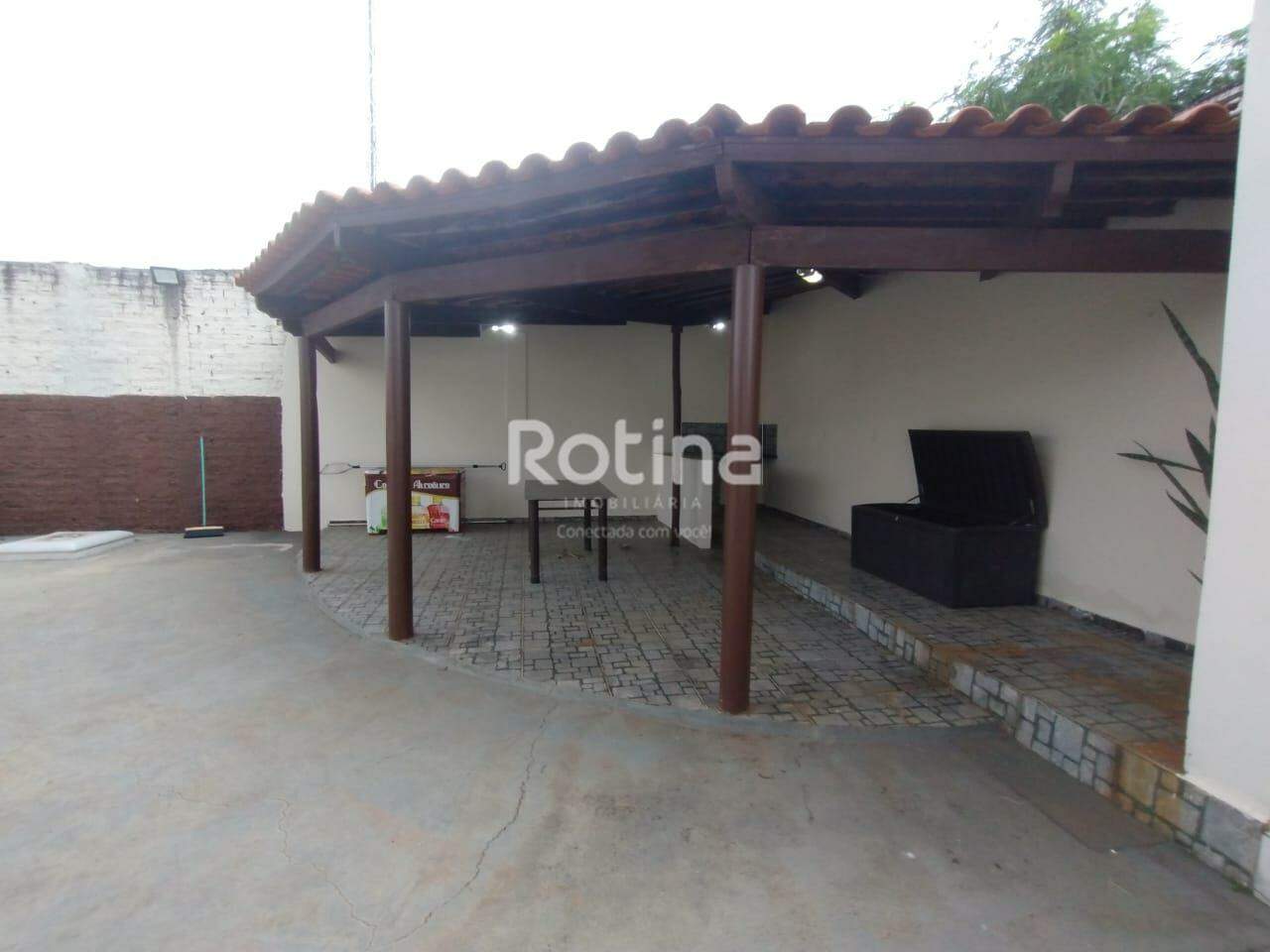 Casa à venda, 3 quartos em Uberlândia no bairro Presidente Roosevelt no valor de R$ 1.200.000,00 - Rotina Imobiliária: 