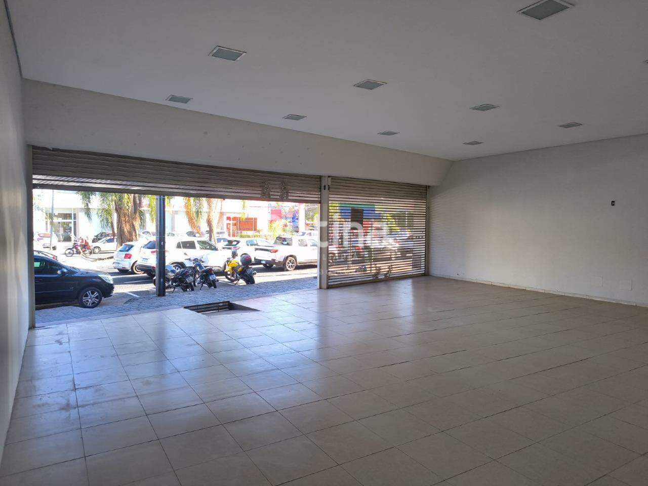 Loja para alugar, em Uberlândia no bairro Centro no valor de R$ 7.500,00 - Rotina Imobiliária: 
