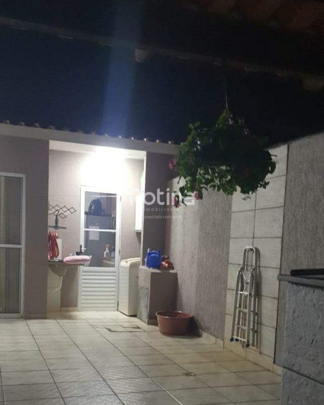 Casa Condomínio Fechado à venda, 2 quartos em Uberlândia no bairro Aclimação no valor de R$ 400.000,00 - Rotina Imobiliária: 