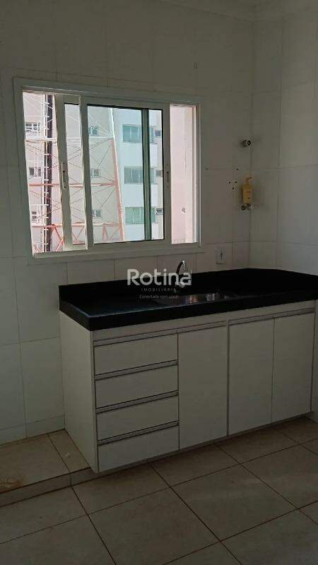 Apartamento para alugar, em Uberlândia no bairro Santa Mônica no valor de R$ 1.550,00 - Rotina Imobiliária: 