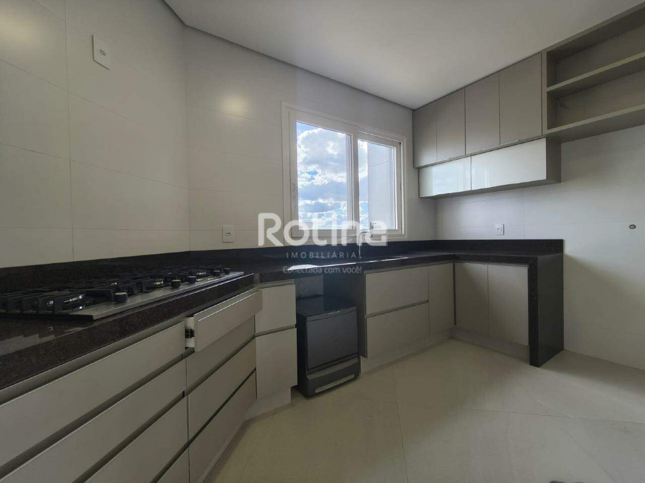 Apartamento para alugar, 3 quartos em Uberlândia no bairro Tabajaras no valor de R$ 8.000,00 - Rotina Imobiliária: 