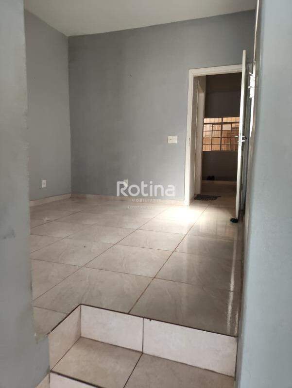 Comercial para alugar, em Uberlândia no bairro Santa Mônica no valor de R$ 3.900,00 - Rotina Imobiliária: 