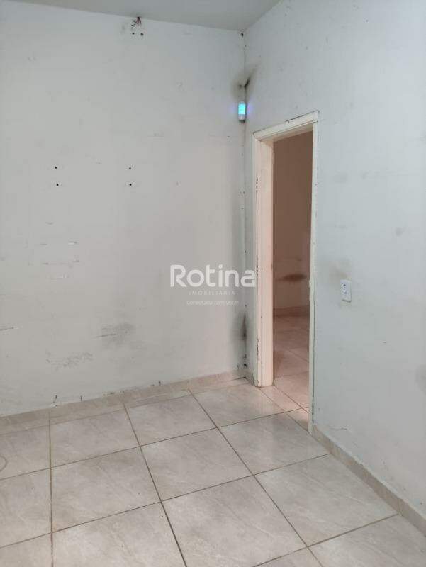 Comercial para alugar, em Uberlândia no bairro Santa Mônica no valor de R$ 3.900,00 - Rotina Imobiliária: 