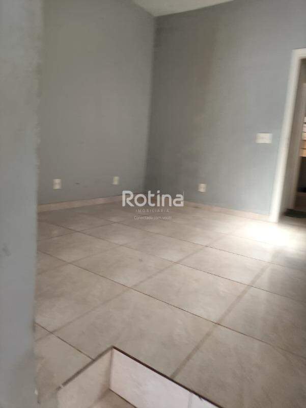 Comercial para alugar, em Uberlândia no bairro Santa Mônica no valor de R$ 3.900,00 - Rotina Imobiliária: 