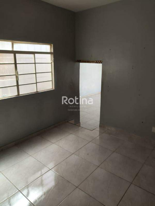 Comercial para alugar, em Uberlândia no bairro Santa Mônica no valor de R$ 3.900,00 - Rotina Imobiliária: 