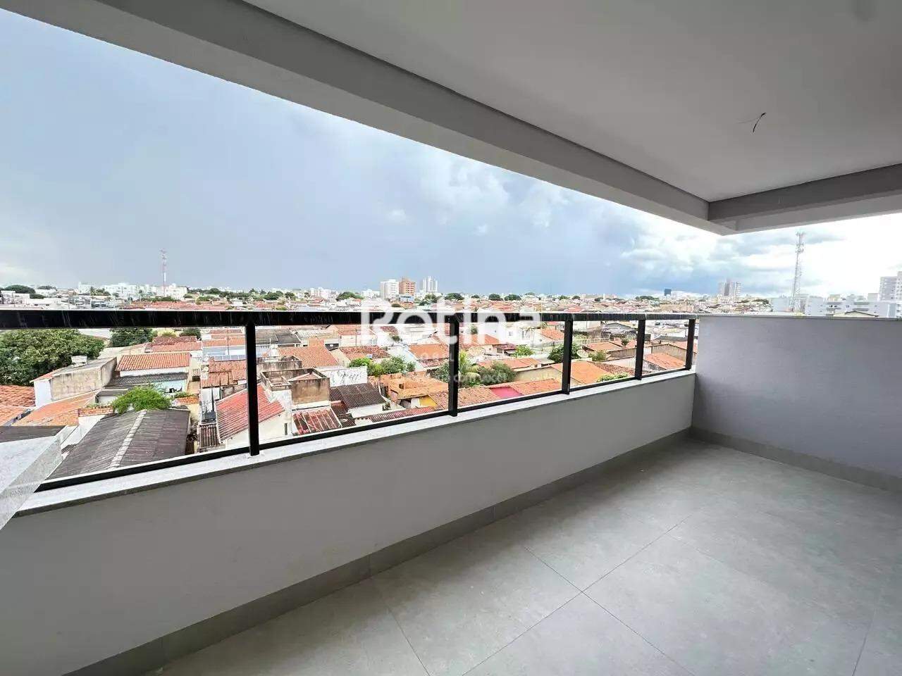Apartamento à venda, 3 quartos em Uberlândia no bairro Santa Mônica no valor de R$ 600.000,00 - Rotina Imobiliária: 