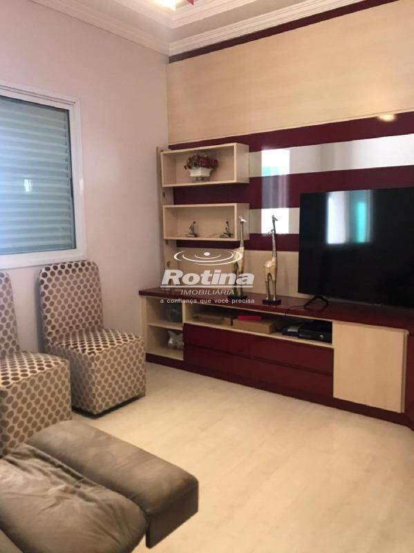 Casa à venda, 5 quartos em Uberlândia no bairro Tibery no valor de R$ 1.500.000,00 - Rotina Imobiliária: 