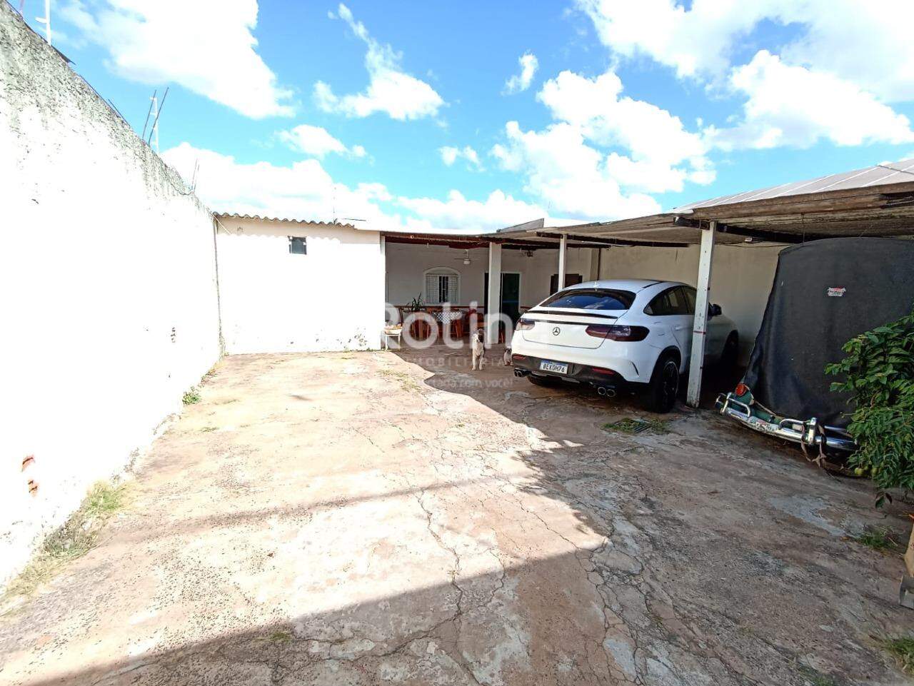 Casa à venda, 3 quartos em Uberlândia no bairro Lagoinha no valor de R$ 320.000,00 - Rotina Imobiliária: 