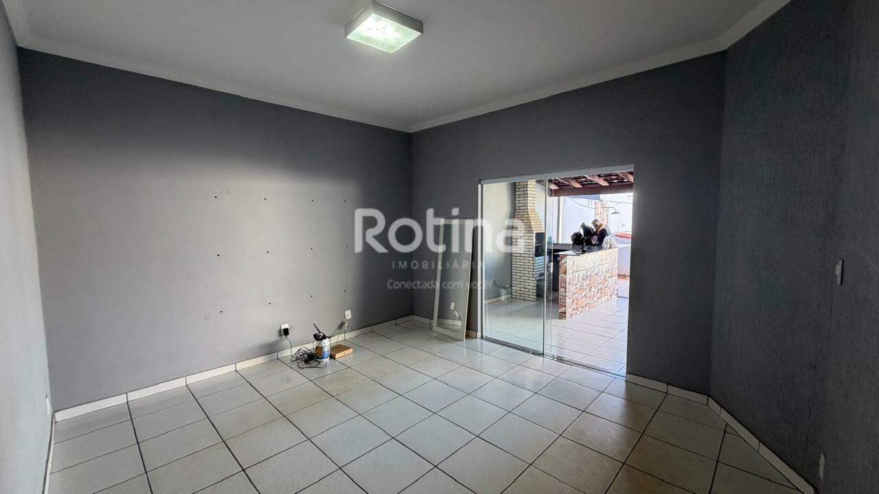 Casa à venda, 2 quartos em Uberlândia no bairro Jardim Holanda no valor de R$ 450.000,00 - Rotina Imobiliária: 