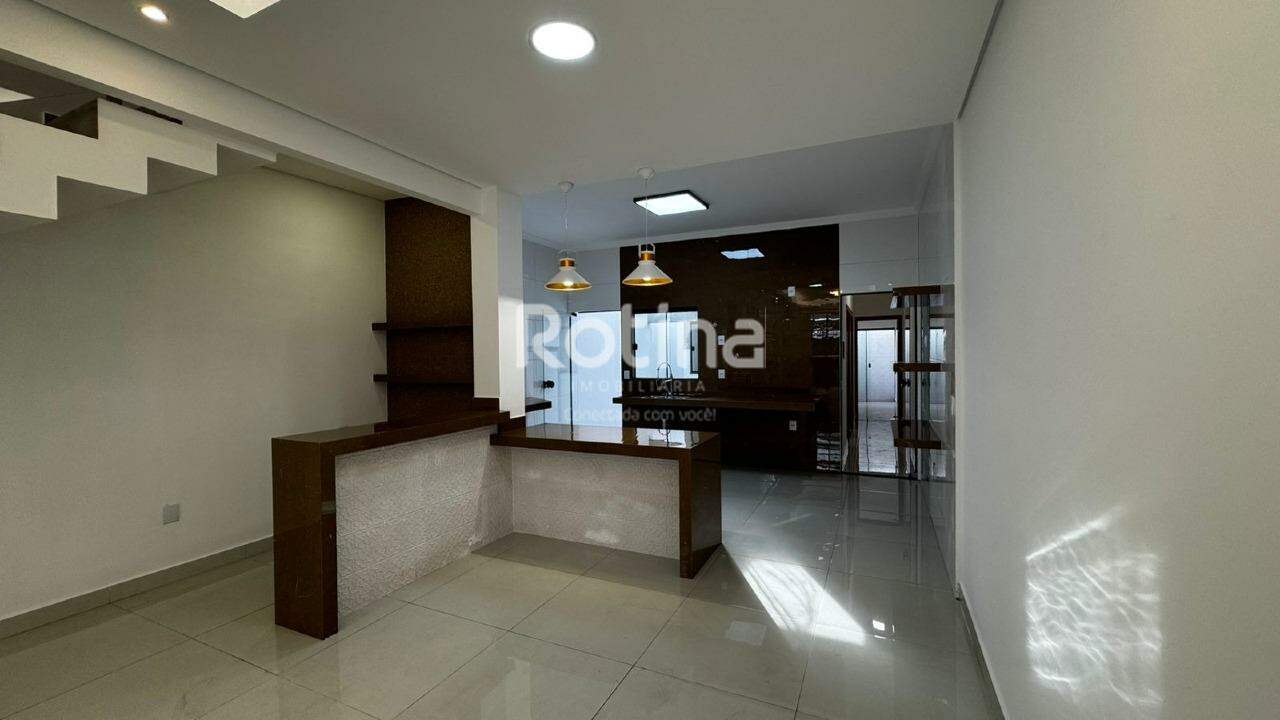 Casa à venda, 3 quartos em Uberlândia no bairro Dona Zulmira no valor de R$ 720.000,00 - Rotina Imobiliária: 
