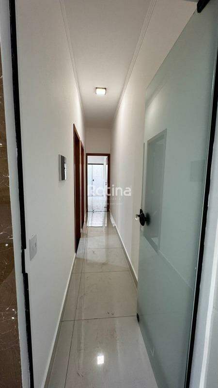 Casa à venda, 3 quartos em Uberlândia no bairro Dona Zulmira no valor de R$ 720.000,00 - Rotina Imobiliária: 