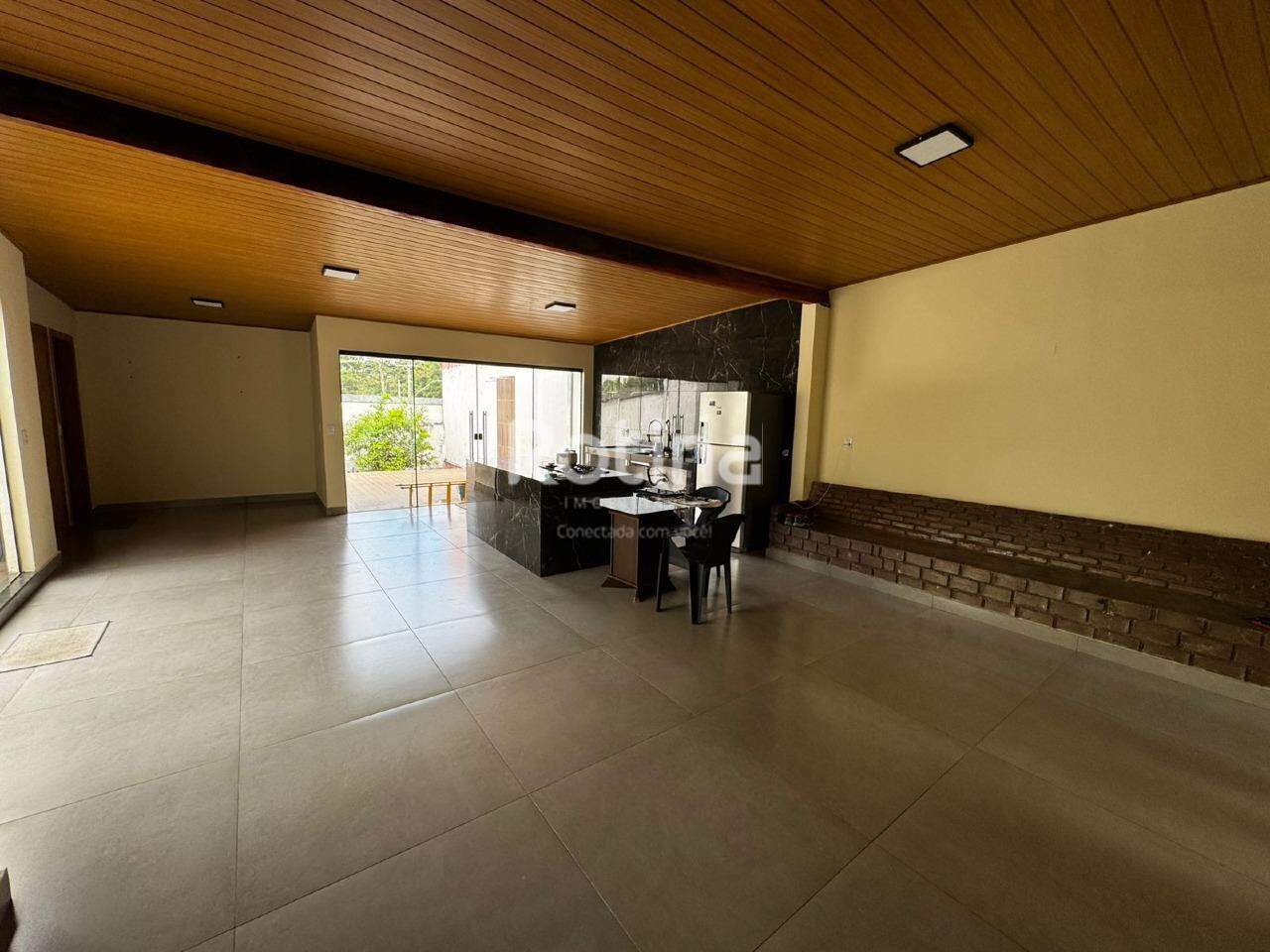 Casa à venda, 3 quartos em Uberlândia no bairro Maravilha no valor de R$ 420.000,00 - Rotina Imobiliária: 