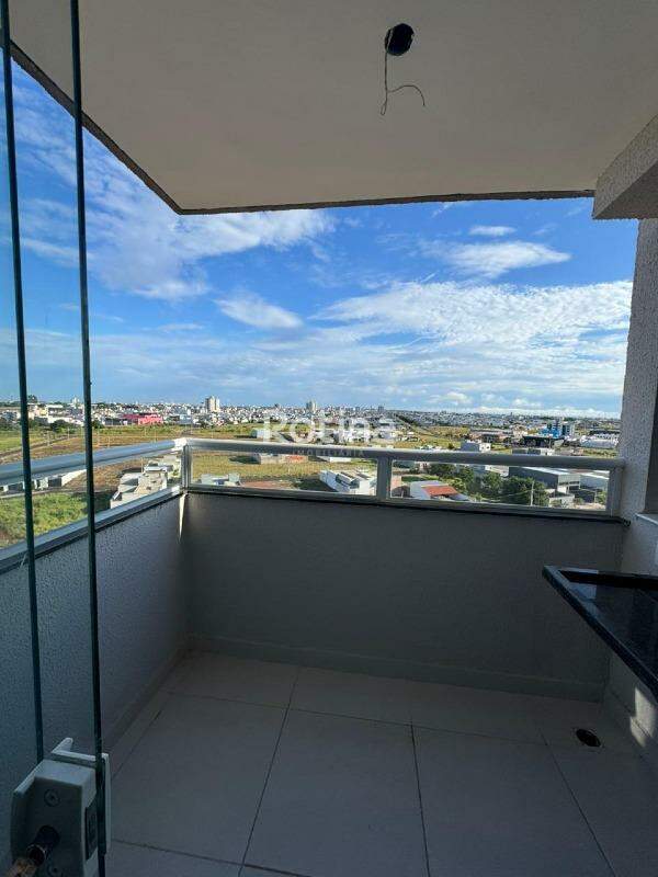Apartamento para alugar, 2 quartos em Uberlândia no bairro Novo Mundo no valor de R$ 1.800,00 - Rotina Imobiliária: 