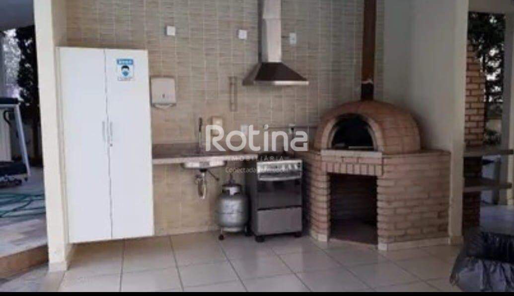 Apartamento para alugar, 3 quartos em Uberlândia no bairro Santa Mônica no valor de R$ 3.500,00 - Rotina Imobiliária: 