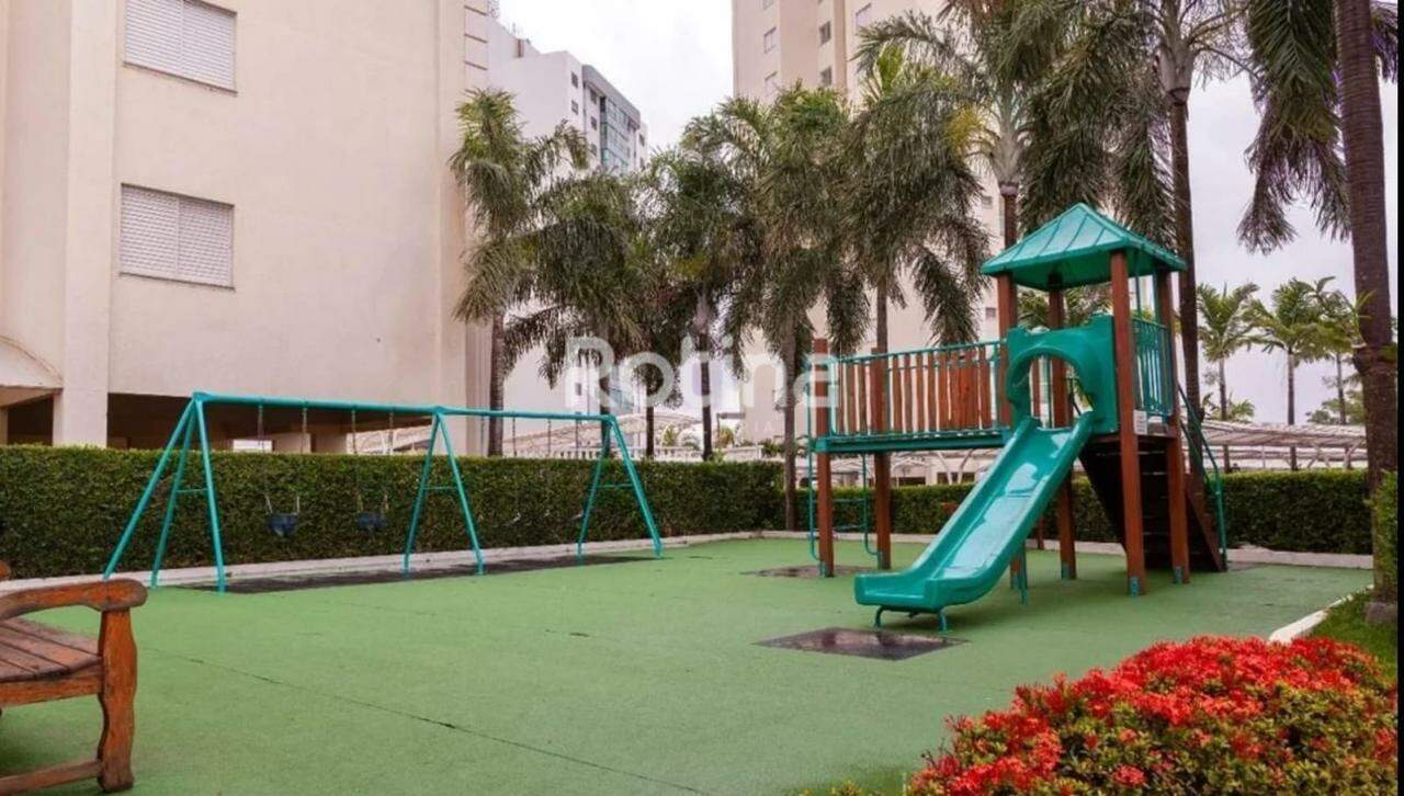 Apartamento para alugar, 3 quartos em Uberlândia no bairro Santa Mônica no valor de R$ 3.500,00 - Rotina Imobiliária: 