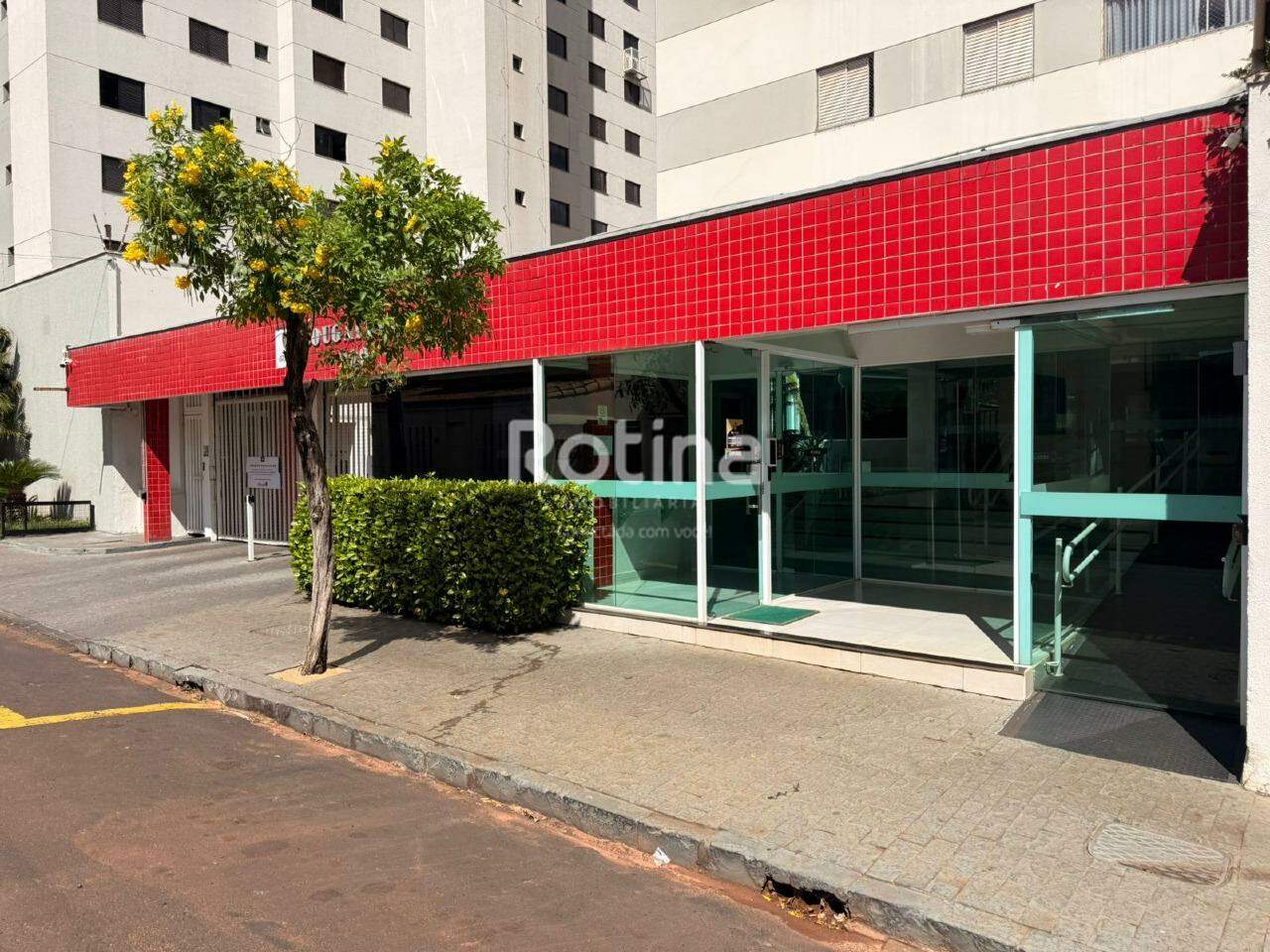 Apartamento para alugar, 4 quartos em Uberlândia no bairro Osvaldo Rezende no valor de R$ 1.800,00 - Rotina Imobiliária: 