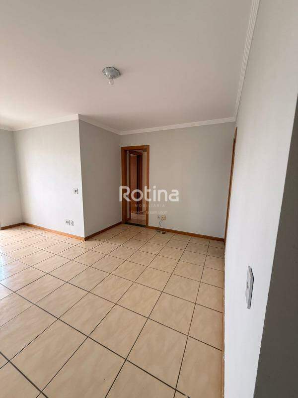 Apartamento para alugar, 4 quartos em Uberlândia no bairro Osvaldo Rezende no valor de R$ 1.800,00 - Rotina Imobiliária: 
