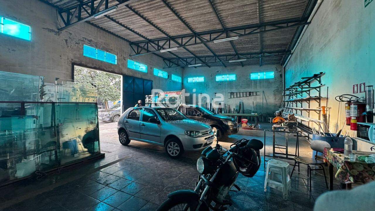 Galpão à venda, em Uberlândia no bairro Santa Luzia no valor de R$ 800.000,00 - Rotina Imobiliária: 