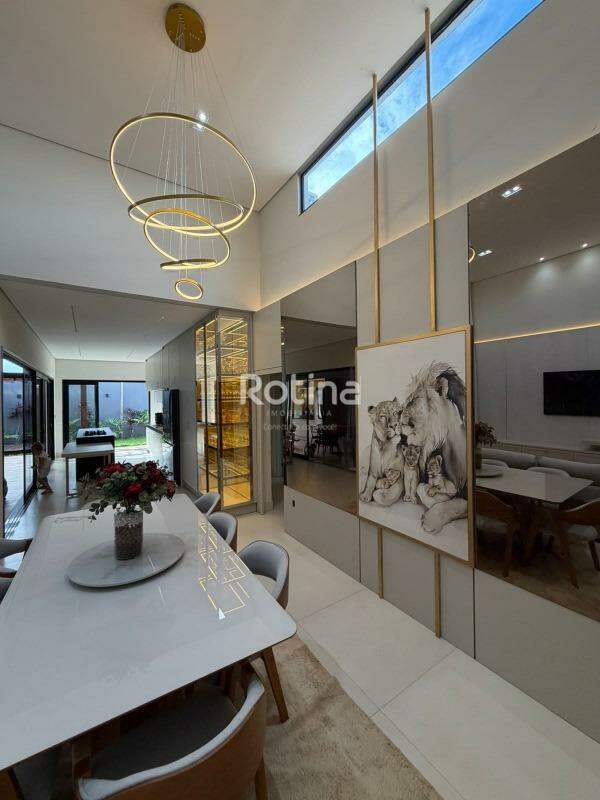 Casa à venda, 3 quartos em Uberlândia no bairro Novo Mundo no valor de R$ 1.620.000,00 - Rotina Imobiliária: 