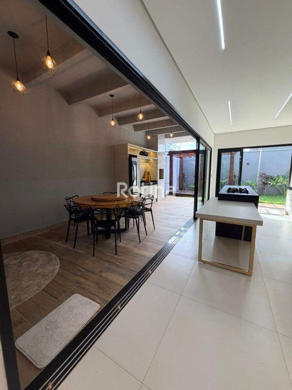 Casa à venda, 3 quartos em Uberlândia no bairro Novo Mundo no valor de R$ 1.620.000,00 - Rotina Imobiliária: 