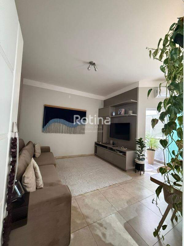 Casa à venda, 3 quartos em Uberlândia no bairro Bosque dos Buritis no valor de R$ 850.000,00 - Rotina Imobiliária: 