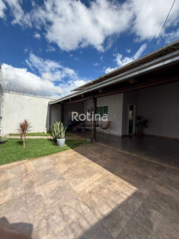 Casa à venda, 3 quartos em Uberlândia no bairro Bosque dos Buritis no valor de R$ 850.000,00 - Rotina Imobiliária: 