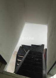 Apartamento para alugar, em Uberlândia no bairro Laranjeiras no valor de R$ 1.300,00 - Rotina Imobiliária: 