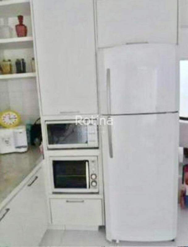 Casa à venda, 3 quartos em Uberlândia no bairro Bosque dos Buritis no valor de R$ 720.000,00 - Rotina Imobiliária: 