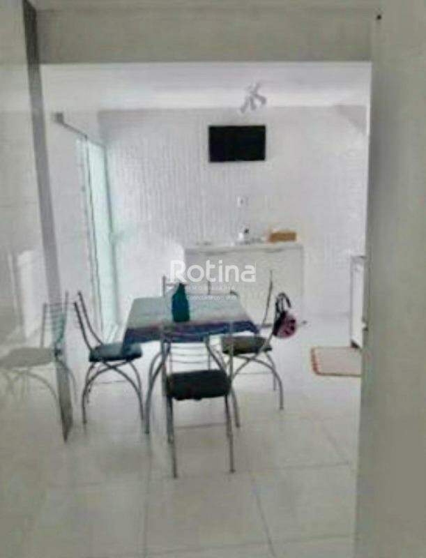 Casa à venda, 3 quartos em Uberlândia no bairro Bosque dos Buritis no valor de R$ 720.000,00 - Rotina Imobiliária: 