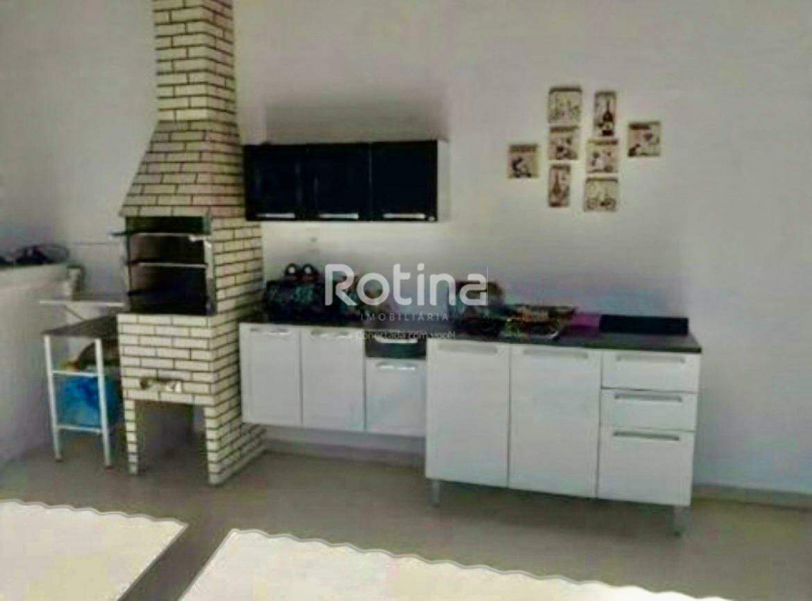 Casa à venda, 3 quartos em Uberlândia no bairro Bosque dos Buritis no valor de R$ 720.000,00 - Rotina Imobiliária: 