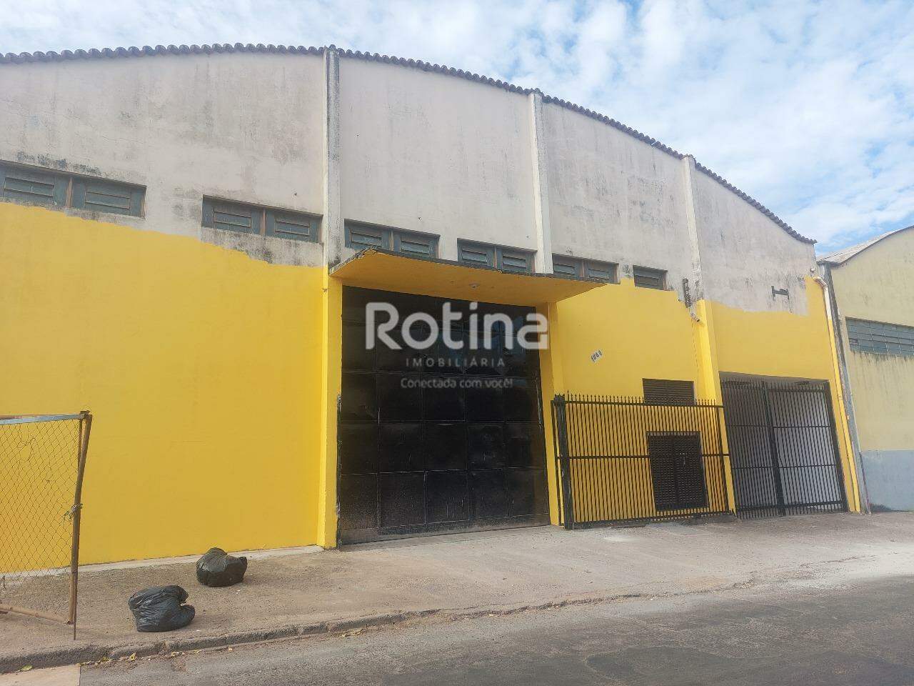 Galpão para alugar, em Uberlândia no bairro Tibery no valor de R$ 25.000,00 - Rotina Imobiliária: 