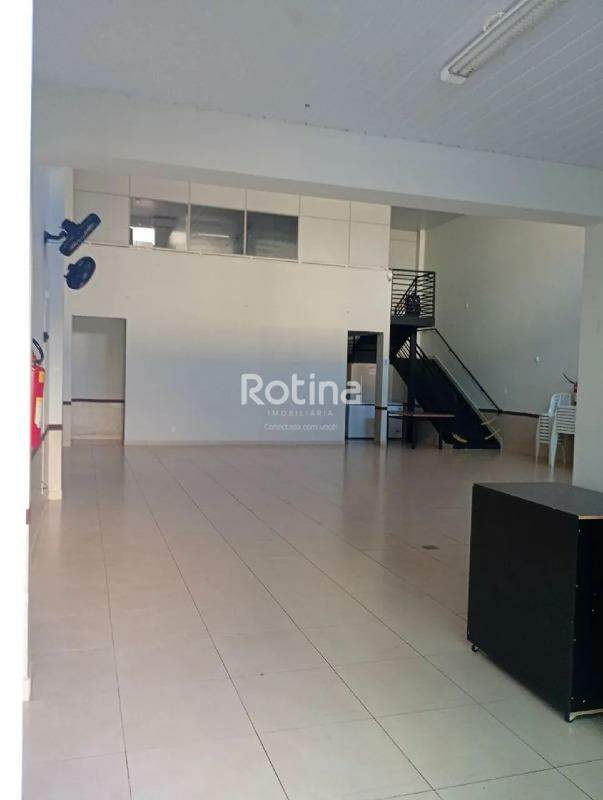 Galpão para alugar, em Uberlândia no bairro Novo Mundo no valor de R$ 5.400,00 - Rotina Imobiliária: 
