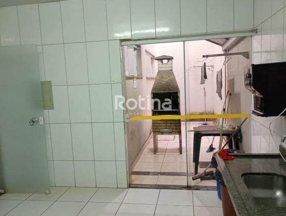 Galpão para alugar, em Uberlândia no bairro Novo Mundo no valor de R$ 5.400,00 - Rotina Imobiliária: 