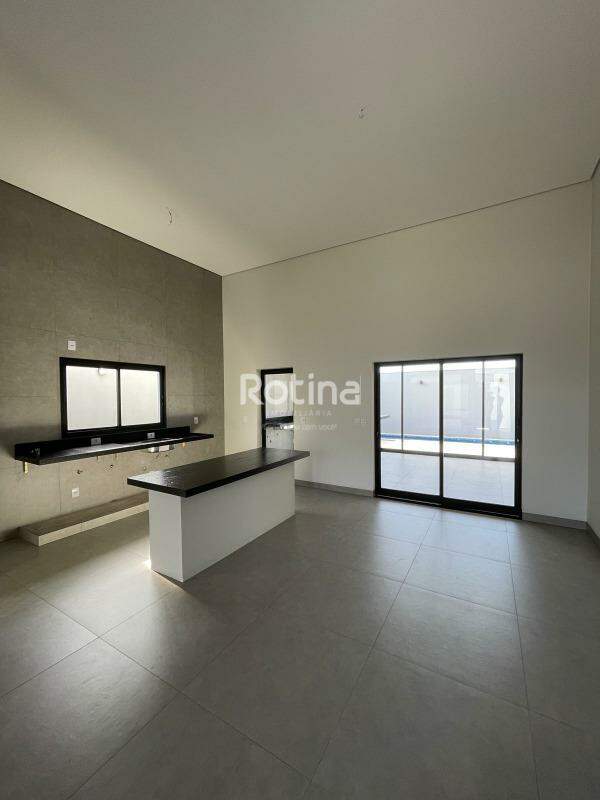 Casa à venda, 3 quartos em Uberlândia no bairro Novo Mundo no valor de R$ 1.200.000,00 - Rotina Imobiliária: 