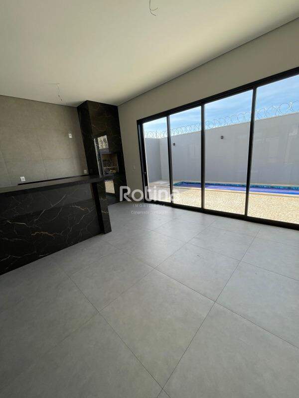Casa à venda, 3 quartos em Uberlândia no bairro Novo Mundo no valor de R$ 1.200.000,00 - Rotina Imobiliária: 