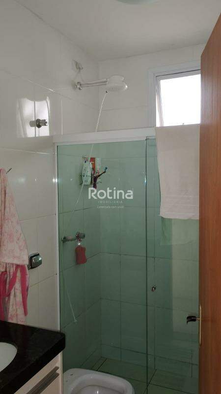 Casa à venda, 3 quartos em Uberlândia no bairro Nossa Senhora Aparecida no valor de R$ 470.000,00 - Rotina Imobiliária: 
