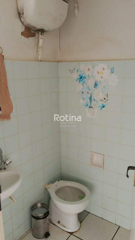 Casa à venda, 3 quartos em Uberlândia no bairro Nossa Senhora Aparecida no valor de R$ 470.000,00 - Rotina Imobiliária: 