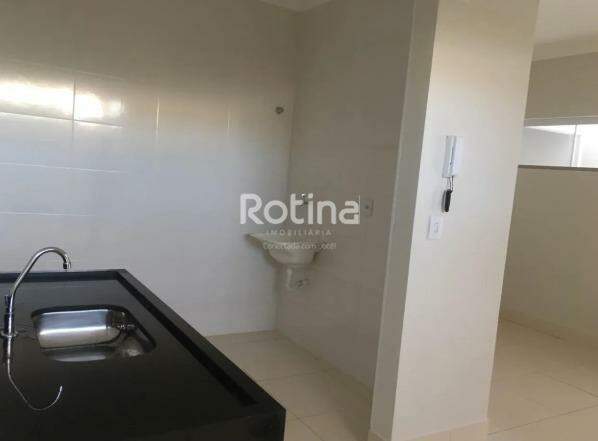 Apartamento para alugar, em Uberlândia no bairro Novo Mundo no valor de R$ 1.400,00 - Rotina Imobiliária: 