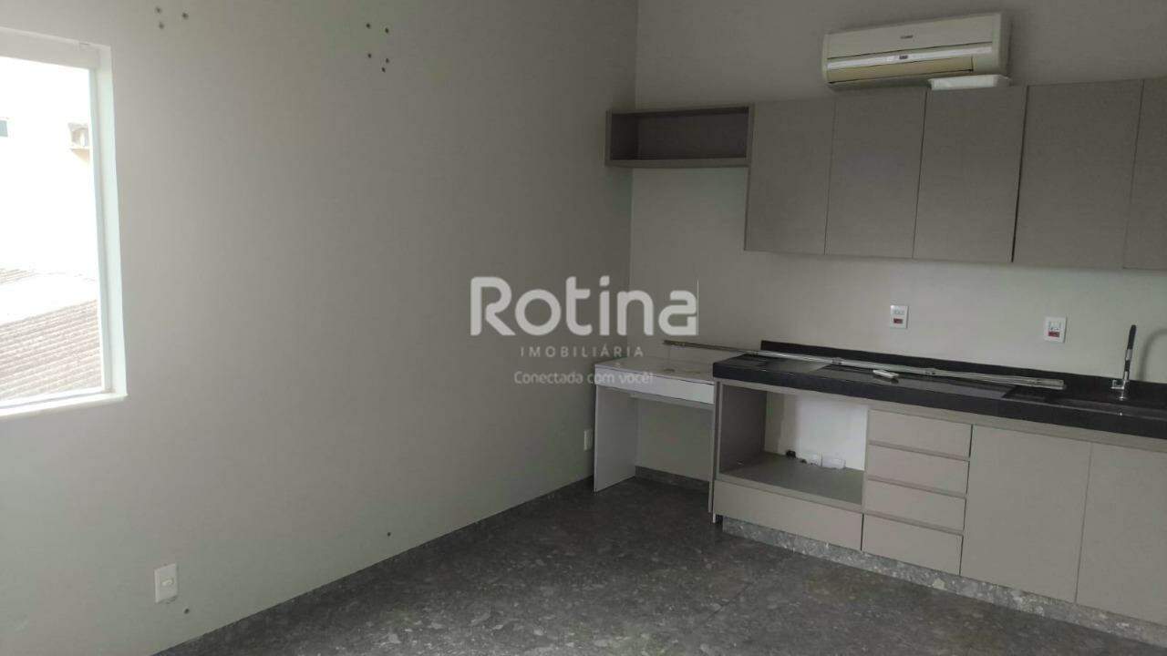 Sala para alugar, em Uberlândia no bairro Martins no valor de R$ 1.350,00 - Rotina Imobiliária: 