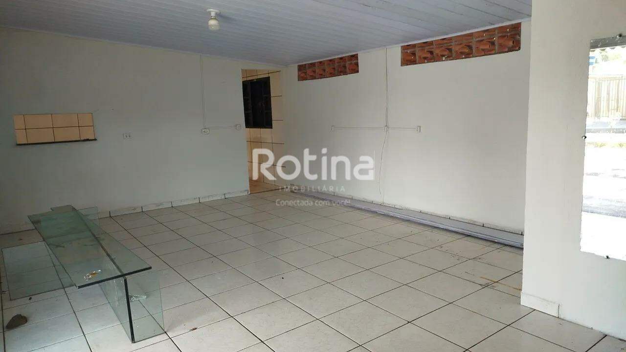 Comercial para alugar, em Uberlândia no bairro Tibery no valor de R$ 950,00 - Rotina Imobiliária: 