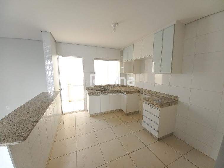 Casa à venda, 2 quartos em Uberlândia no bairro Vigilato Pereira no valor de R$ 370.000,00 - Rotina Imobiliária: 