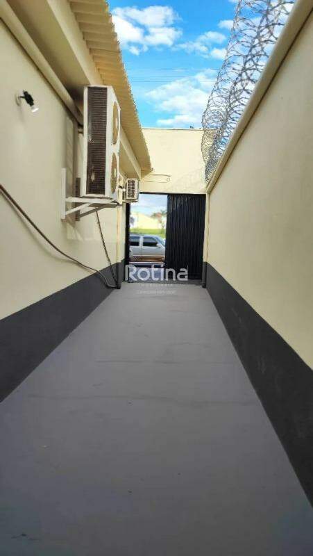 Galpão para alugar, em Uberlândia no bairro Alto Umuarama no valor de R$ 4.900,00 - Rotina Imobiliária: 