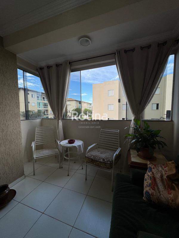 Apartamento à venda, 3 quartos em Uberlândia no bairro Umuarama no valor de R$ 530.000,00 - Rotina Imobiliária: 