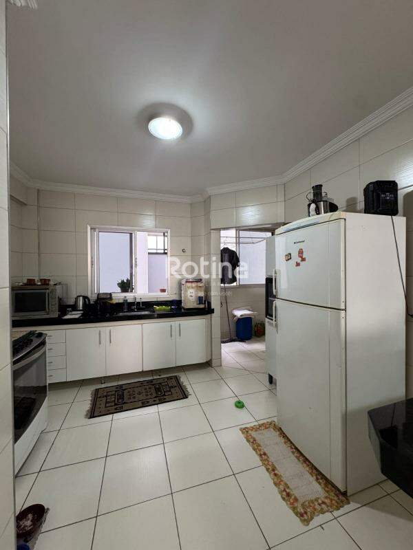 Apartamento à venda, 3 quartos em Uberlândia no bairro Umuarama no valor de R$ 530.000,00 - Rotina Imobiliária: 