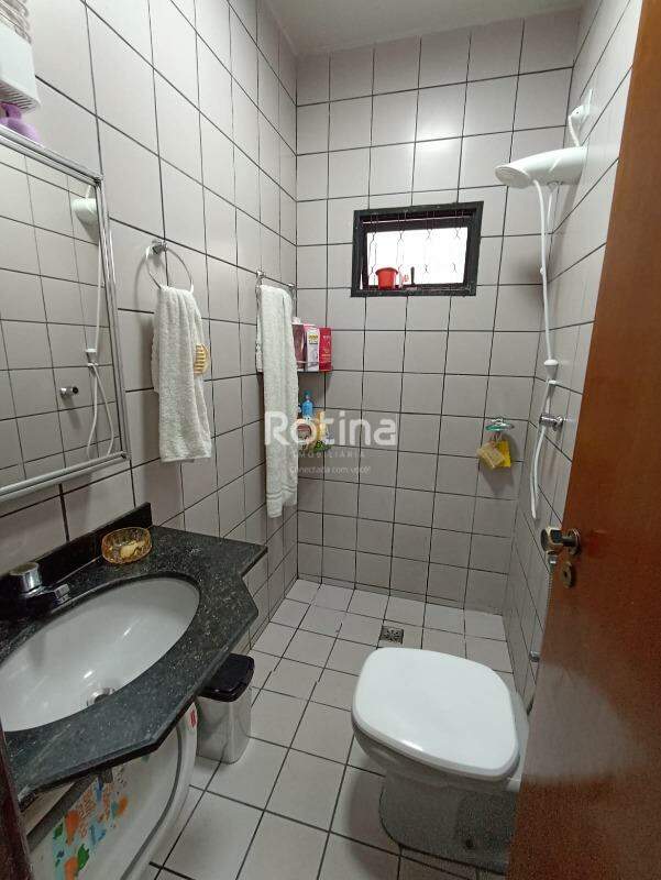 Casa à venda, 3 quartos em Uberlândia no bairro Brasil no valor de R$ 660.000,00 - Rotina Imobiliária: 