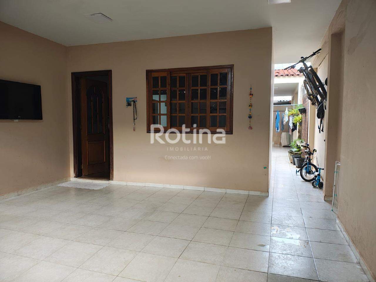 Casa à venda, 3 quartos em Uberlândia no bairro Brasil no valor de R$ 660.000,00 - Rotina Imobiliária: 