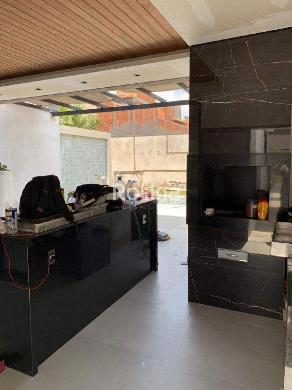 Casa Condomínio Fechado para alugar, 3 quartos em Uberlândia no bairro Cond. Varanda Sul no valor de R$ 12.500,00 - Rotina Imobiliária: 
